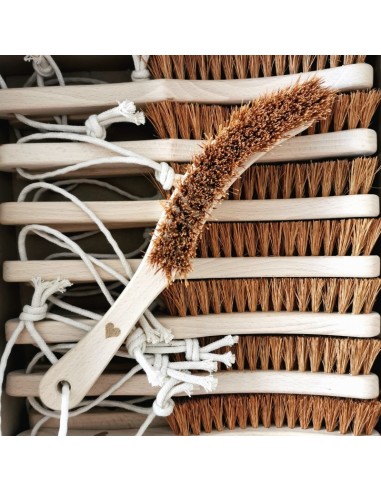 Ostra szczotka na rączce do szczotkowania ciała - kokos - Lullalove