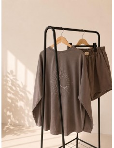 Nowość Obszerny longsleeve...